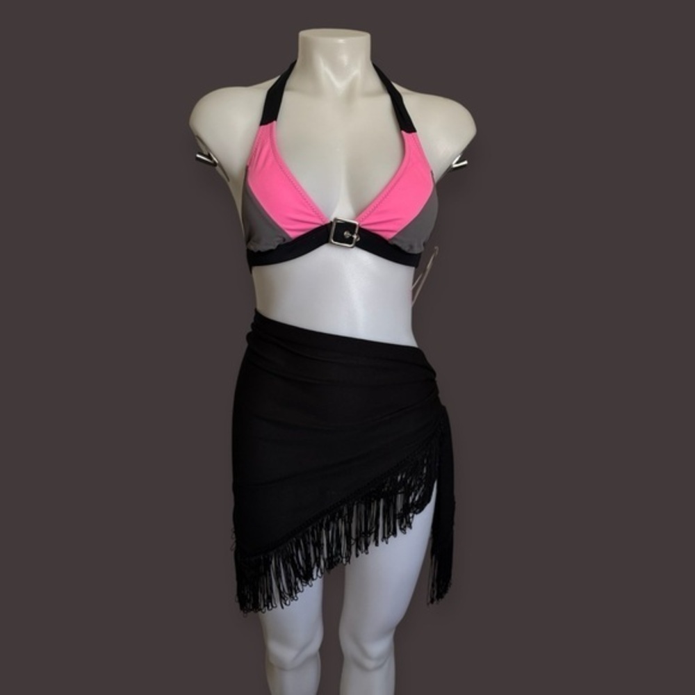 Top de bikini tipo halter.